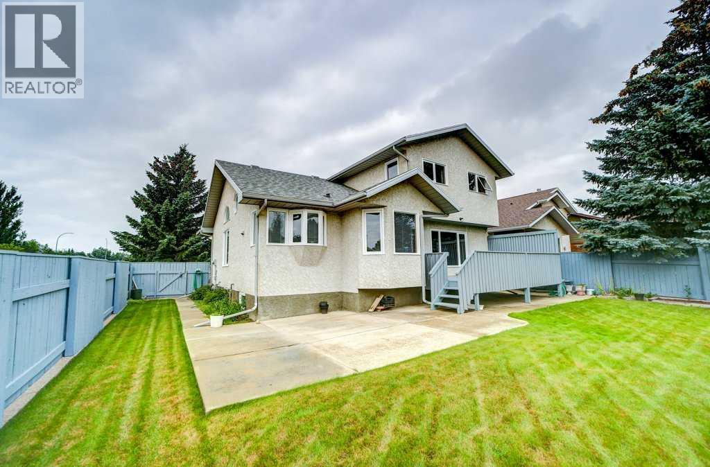 Photo 34 of 3 Edgewood Crescent W, Lethbridge AB