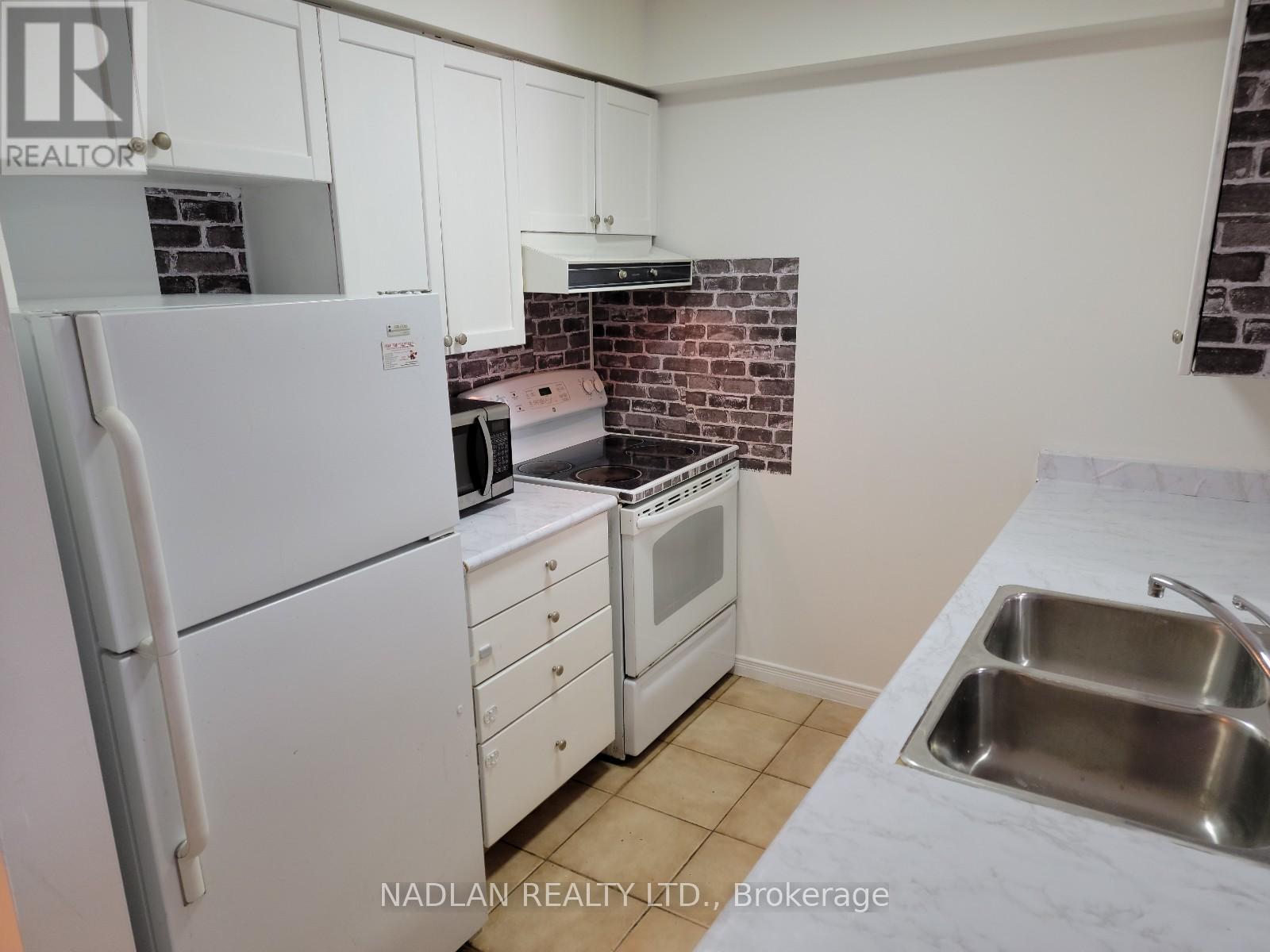 Photo 6 of 1512 155 Beecroft Road, Toronto ON