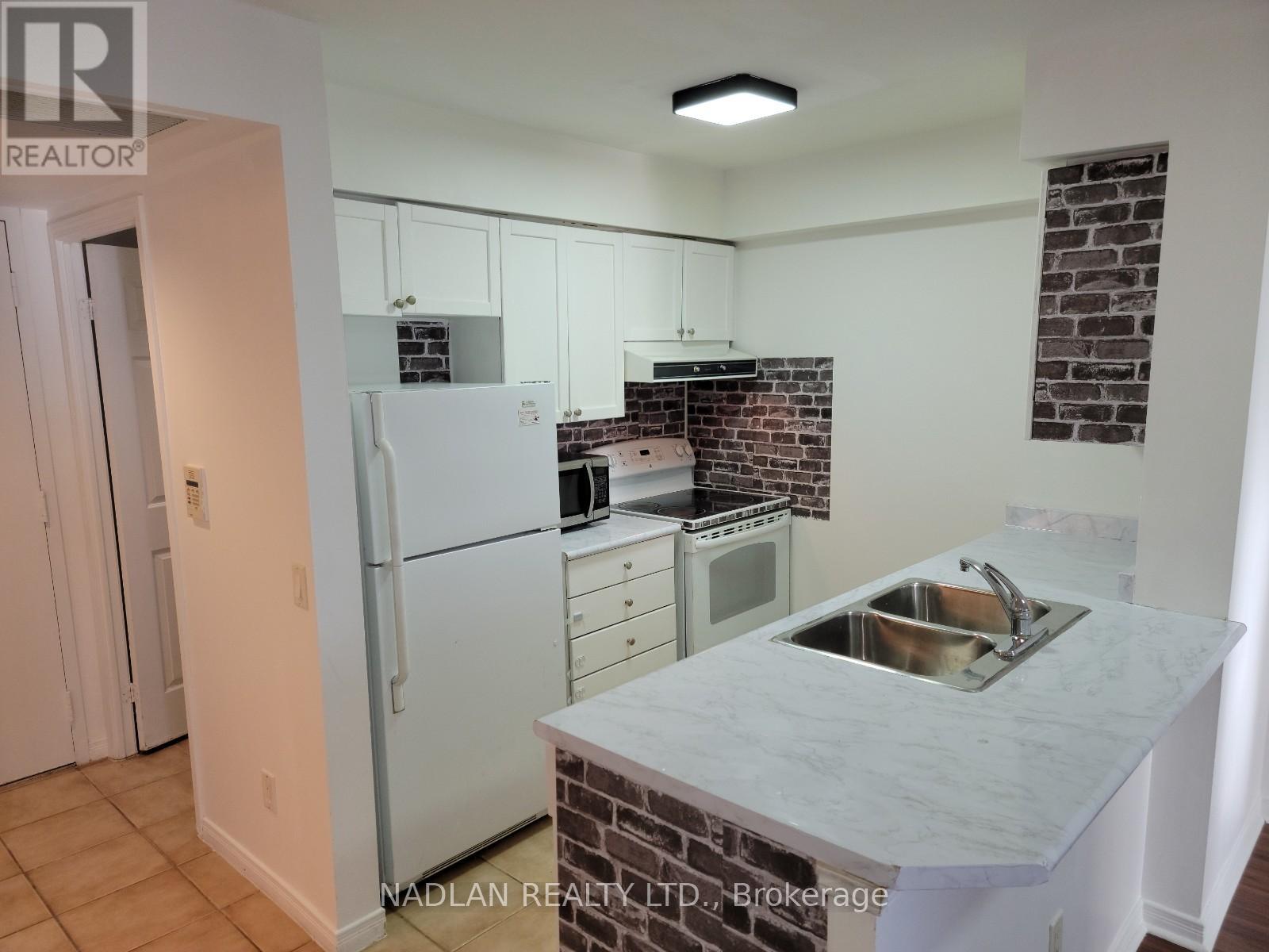 Photo 5 of 1512 155 Beecroft Road, Toronto ON