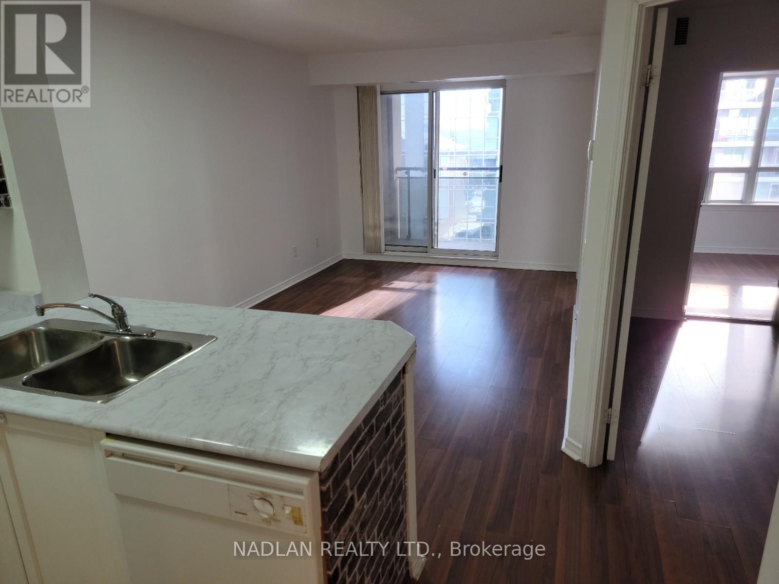Photo 7 of 1512 155 Beecroft Road, Toronto ON