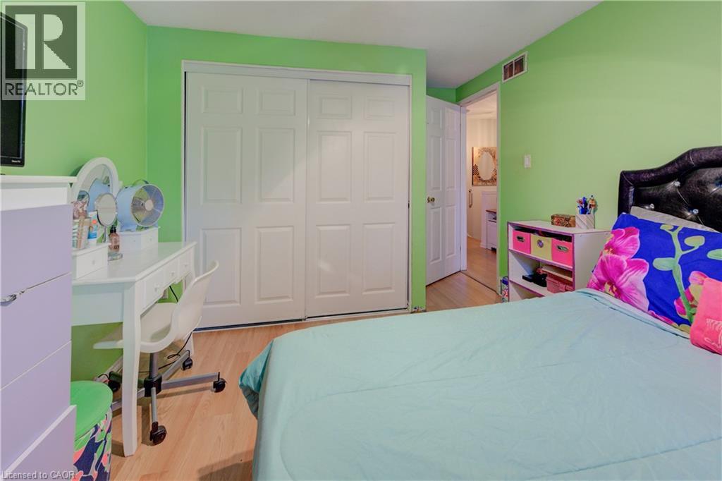 Photo 22 of 82 Timberlane Crescent, Kitchener ON