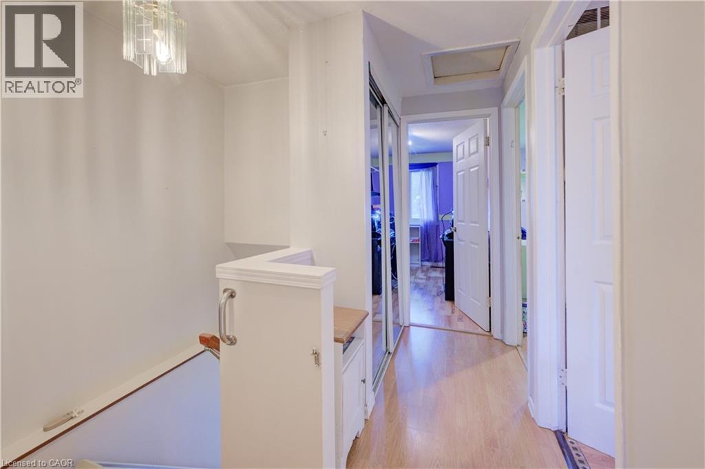 Photo 14 of 82 Timberlane Crescent, Kitchener ON