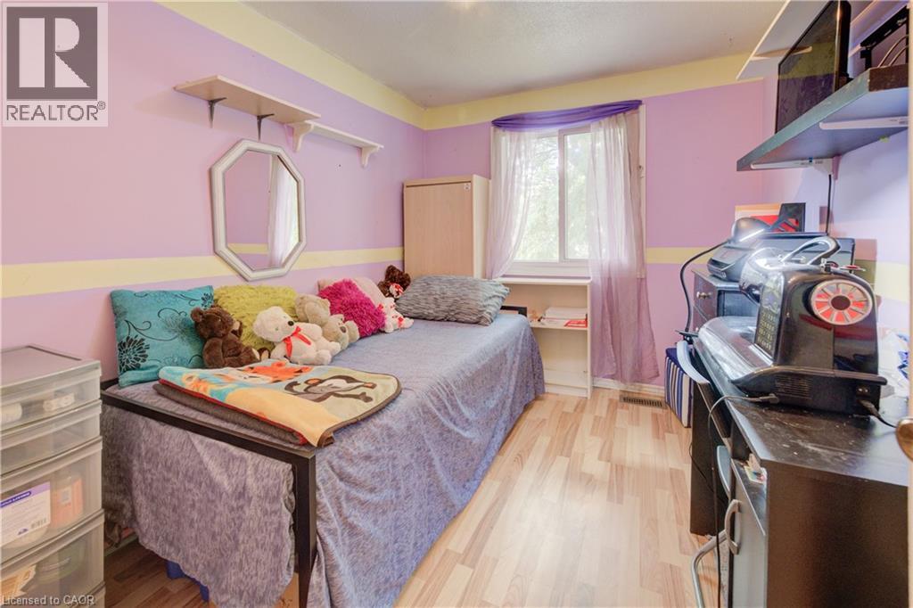 Photo 20 of 82 Timberlane Crescent, Kitchener ON
