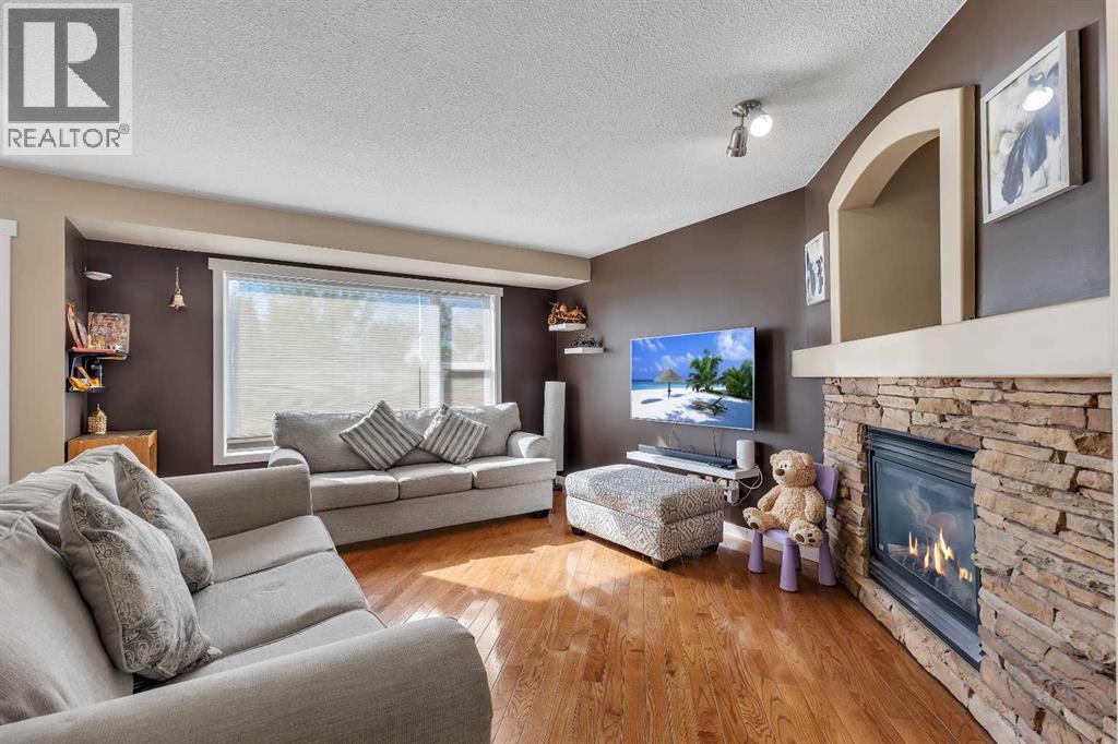 Single Family House for Sale in  Covepark Close NE Coventry Hills Calgary 