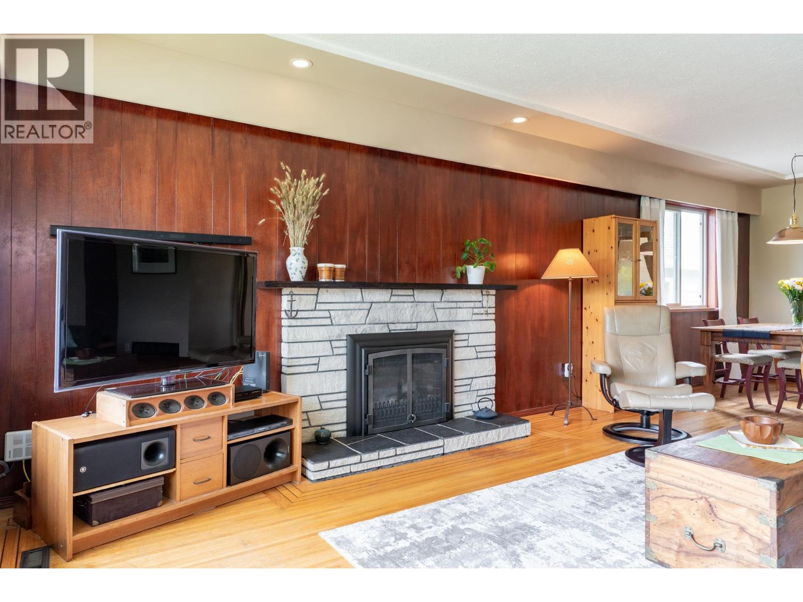 Photo 6 of 4362 Cambridge Street, Burnaby BC