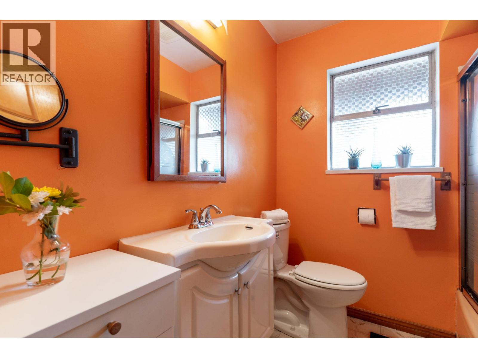 Photo 17 of 4362 Cambridge Street, Burnaby BC