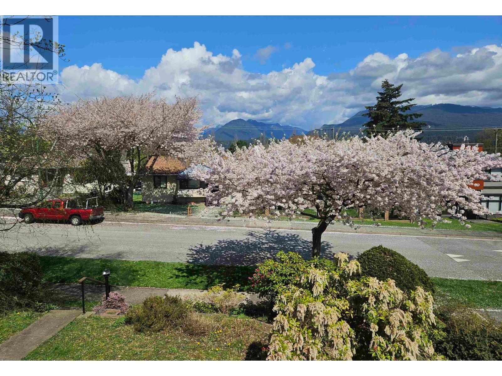 Photo 1 of 4362 Cambridge Street, Burnaby BC