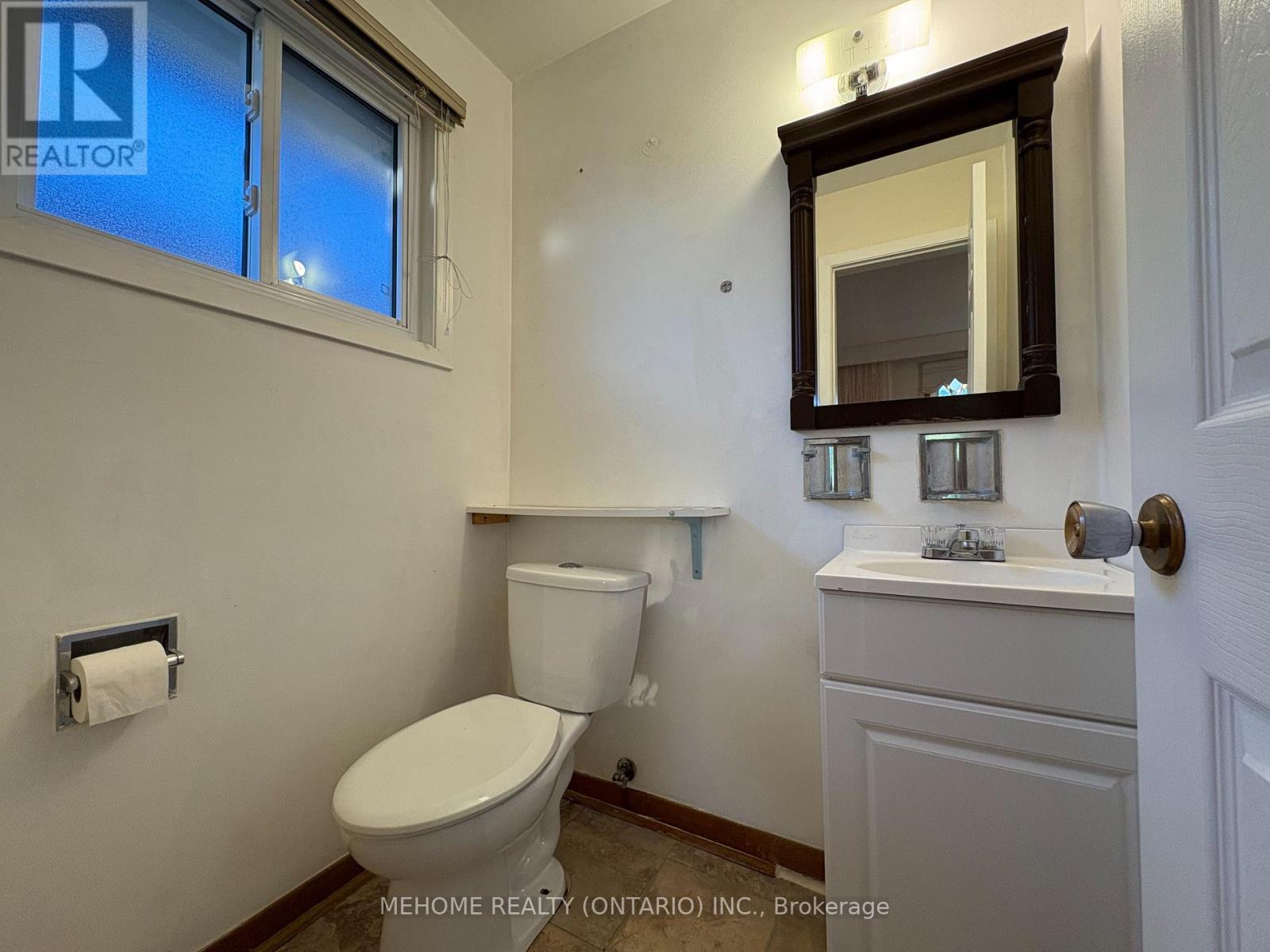 Photo 13 of Upper 2 Corton Gate, Toronto ON