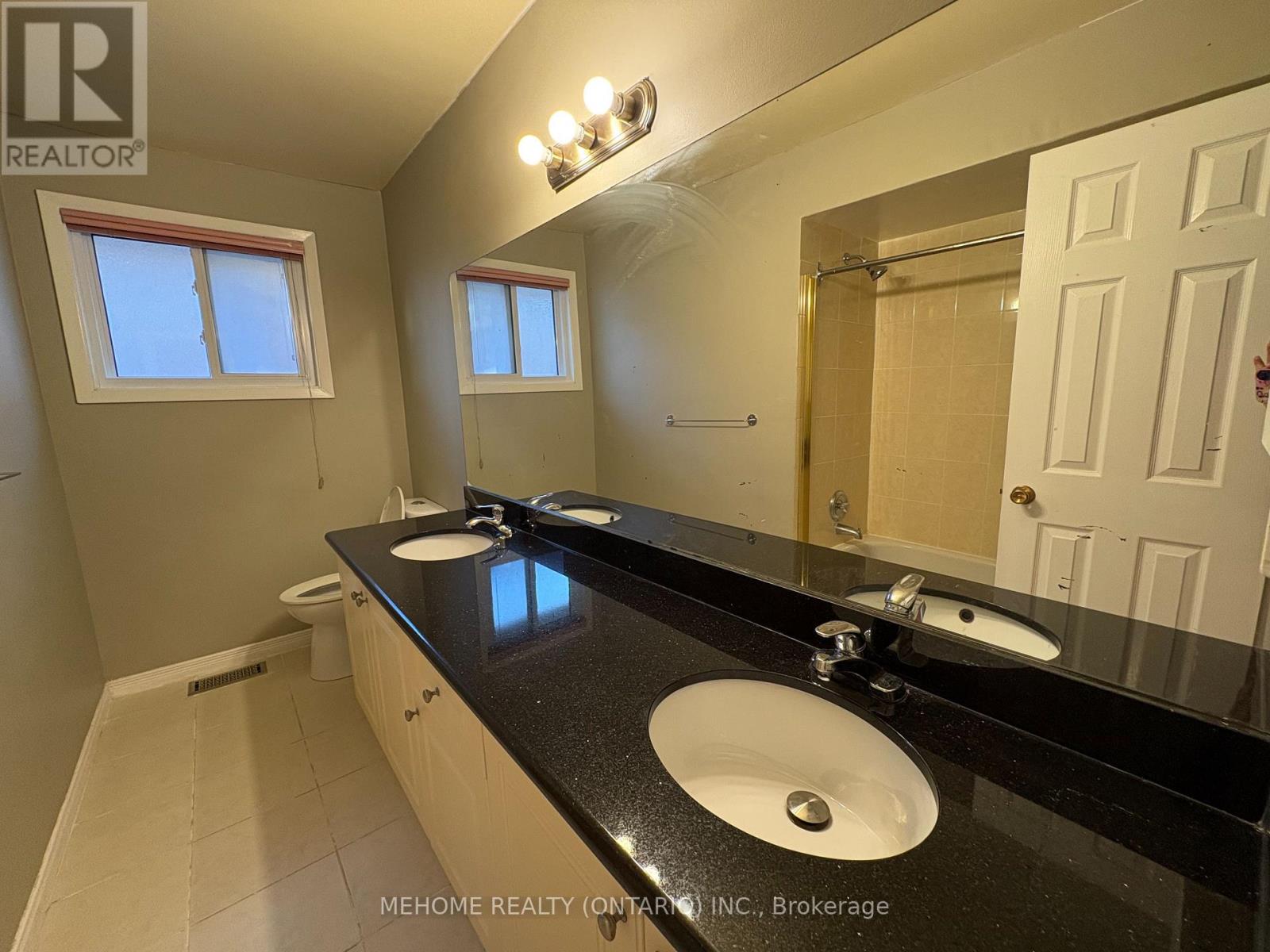 Photo 14 of Upper 2 Corton Gate, Toronto ON
