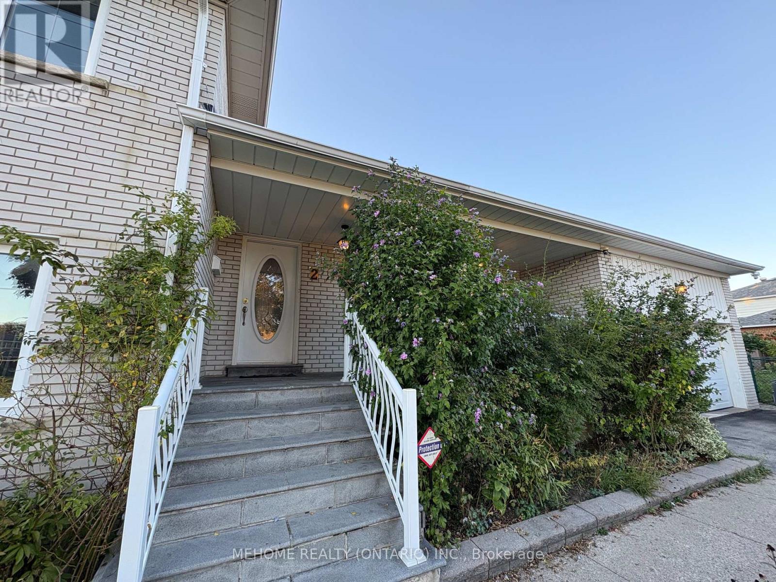 Photo 2 of Upper 2 Corton Gate, Toronto ON