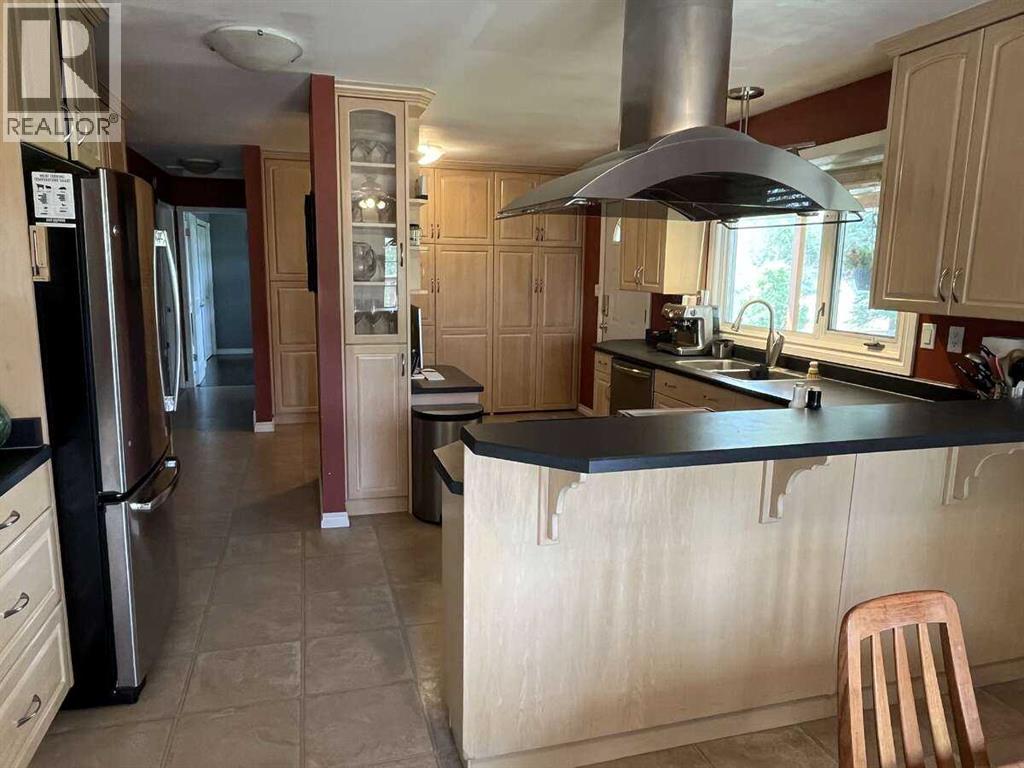 Photo 5 of 5226 52 Street, Daysland AB