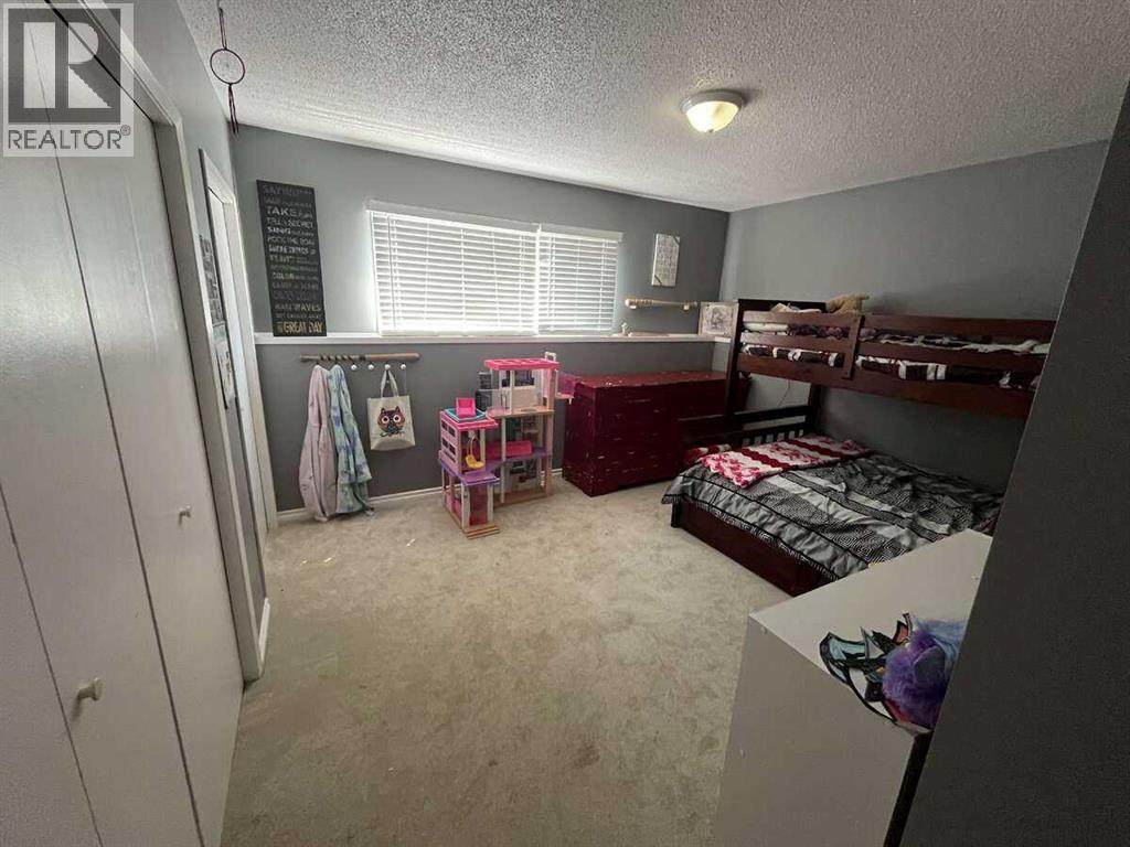 Photo 16 of 5226 52 Street, Daysland AB