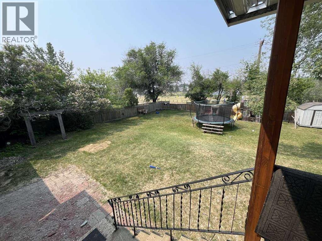 Photo 21 of 5226 52 Street, Daysland AB