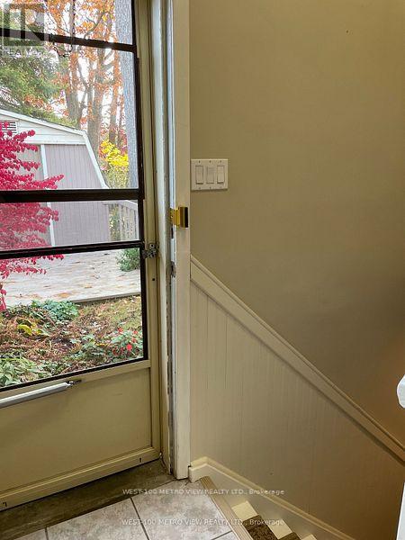Photo 11 of 48 North Forster Park Drive, Oakville ON