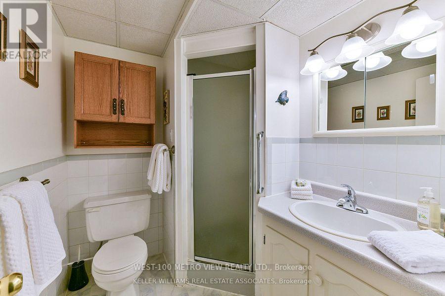 Photo 12 of 48 North Forster Park Drive, Oakville ON