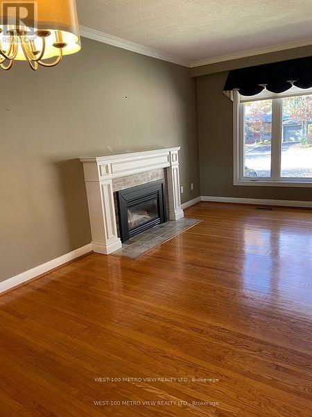 Photo 6 of 48 North Forster Park Drive, Oakville ON