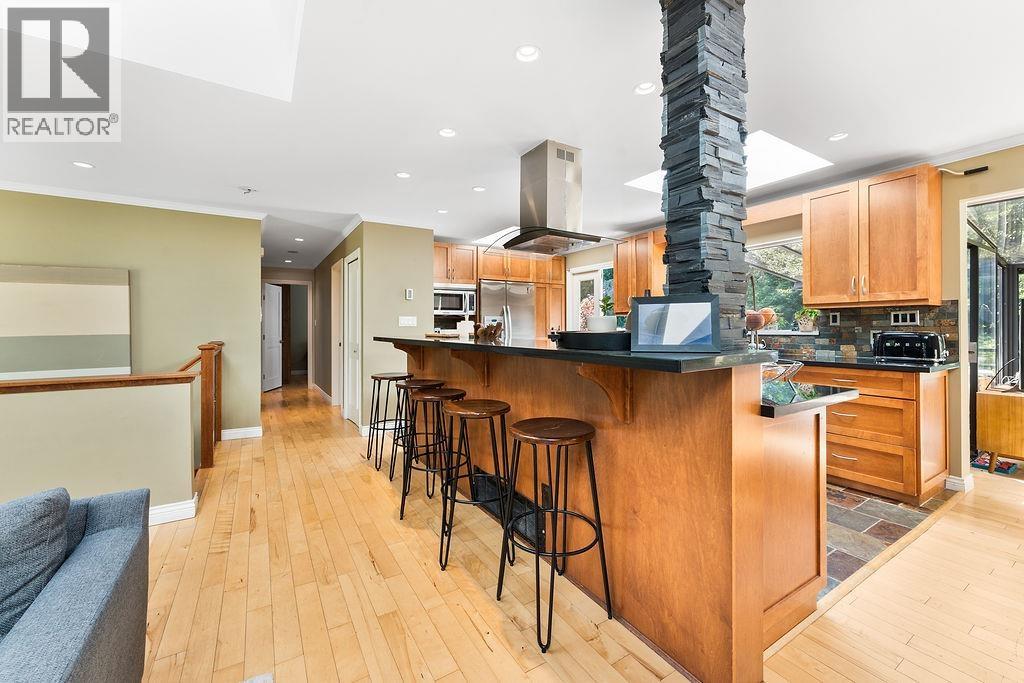 Photo 10 of 4393 Glencanyon Drive, North Vancouver BC