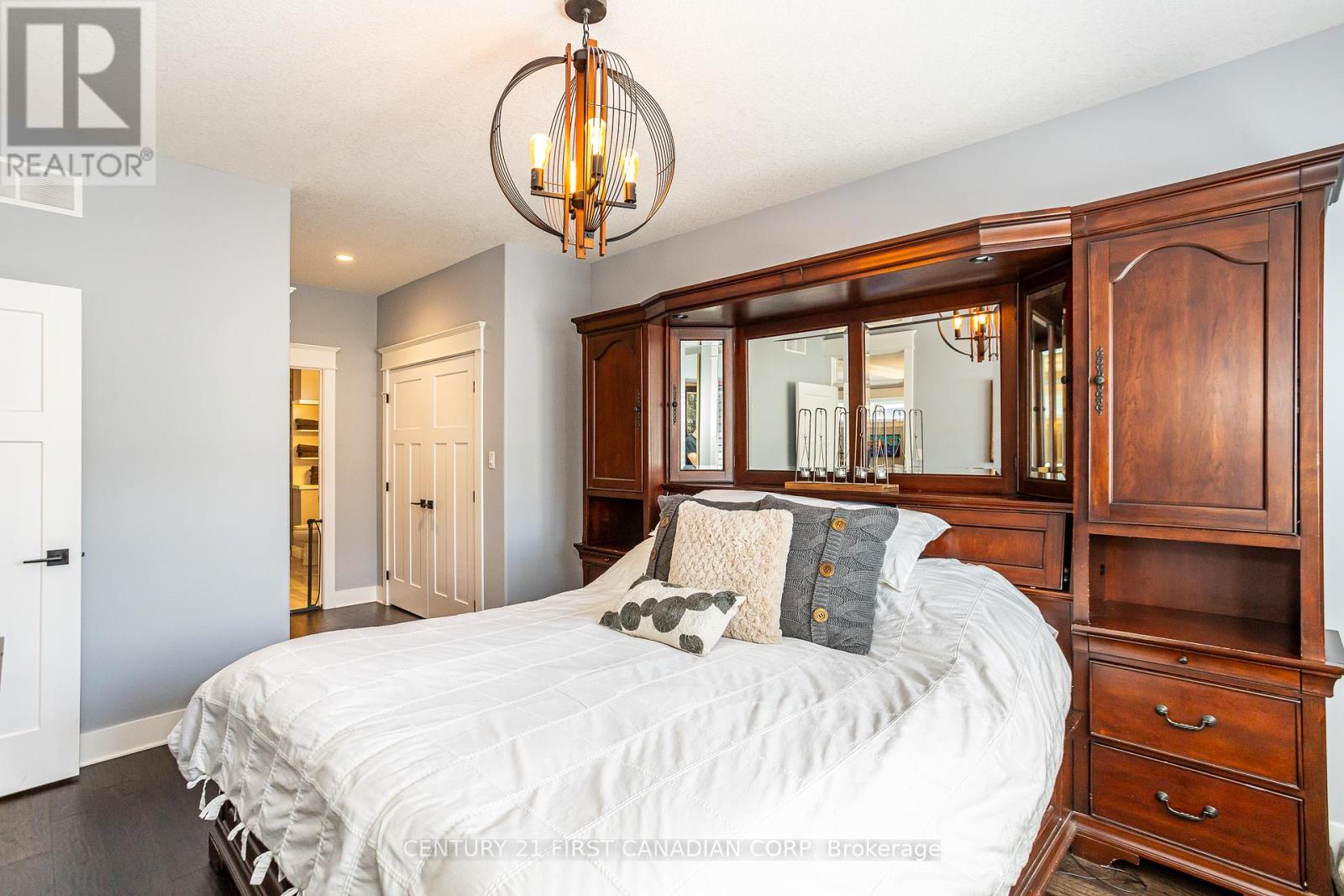 Photo 22 of 7 Sunrise Lane, Lambton Shores ON