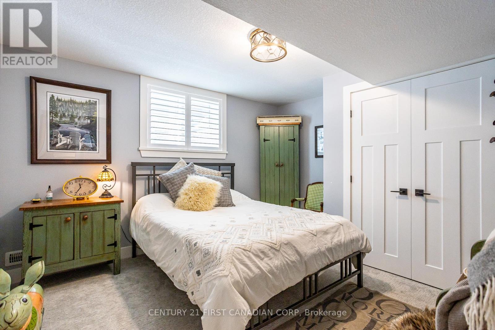 Photo 32 of 7 Sunrise Lane, Lambton Shores ON