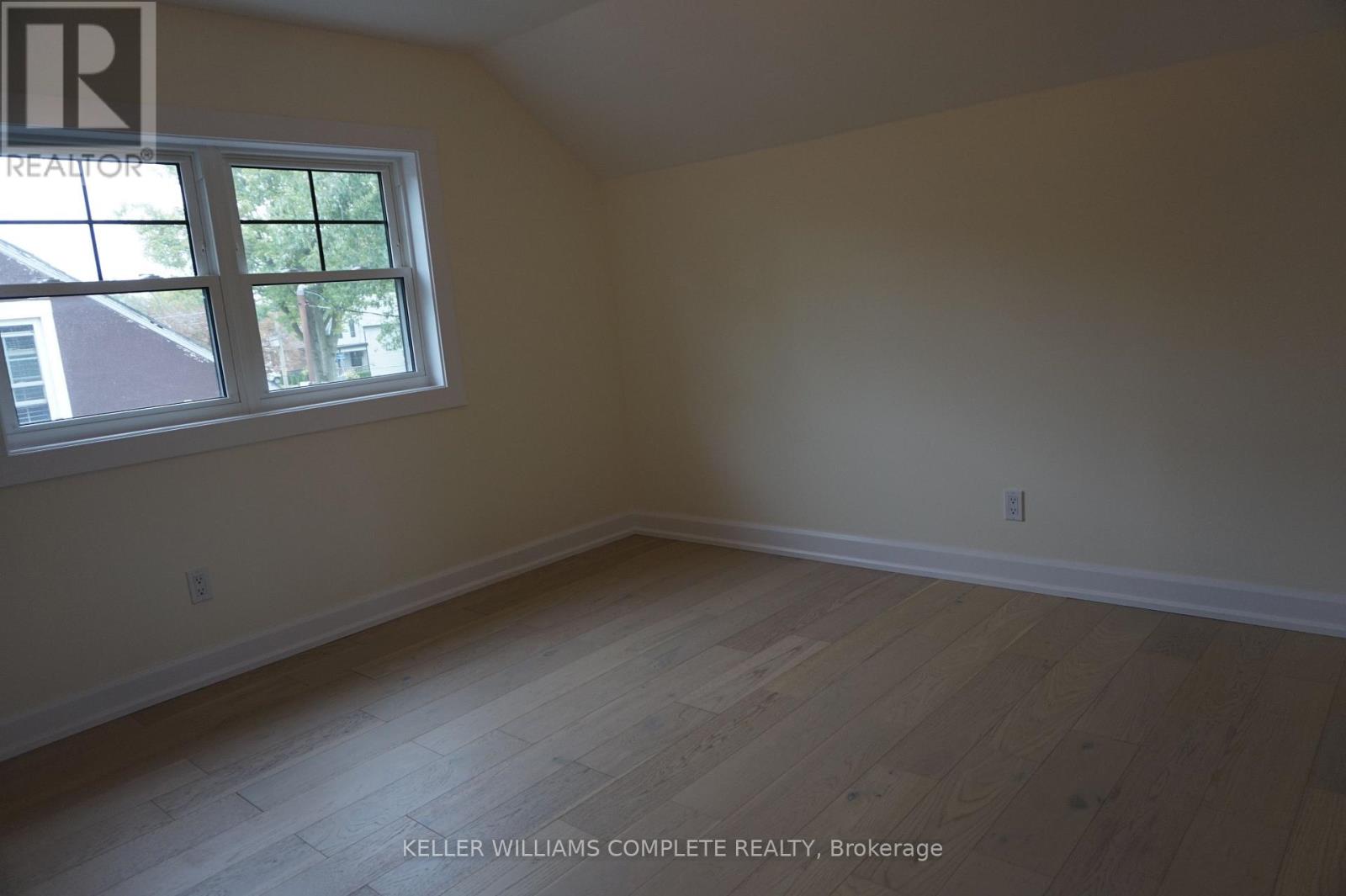 Photo 12 of 225 Henrietta Street, Fort Erie ON