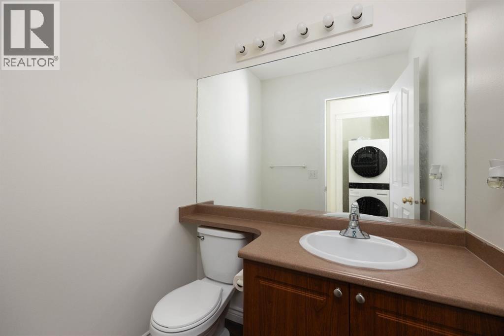 Photo 13 of 206 Smallwood Street, Fort Mcmurray AB