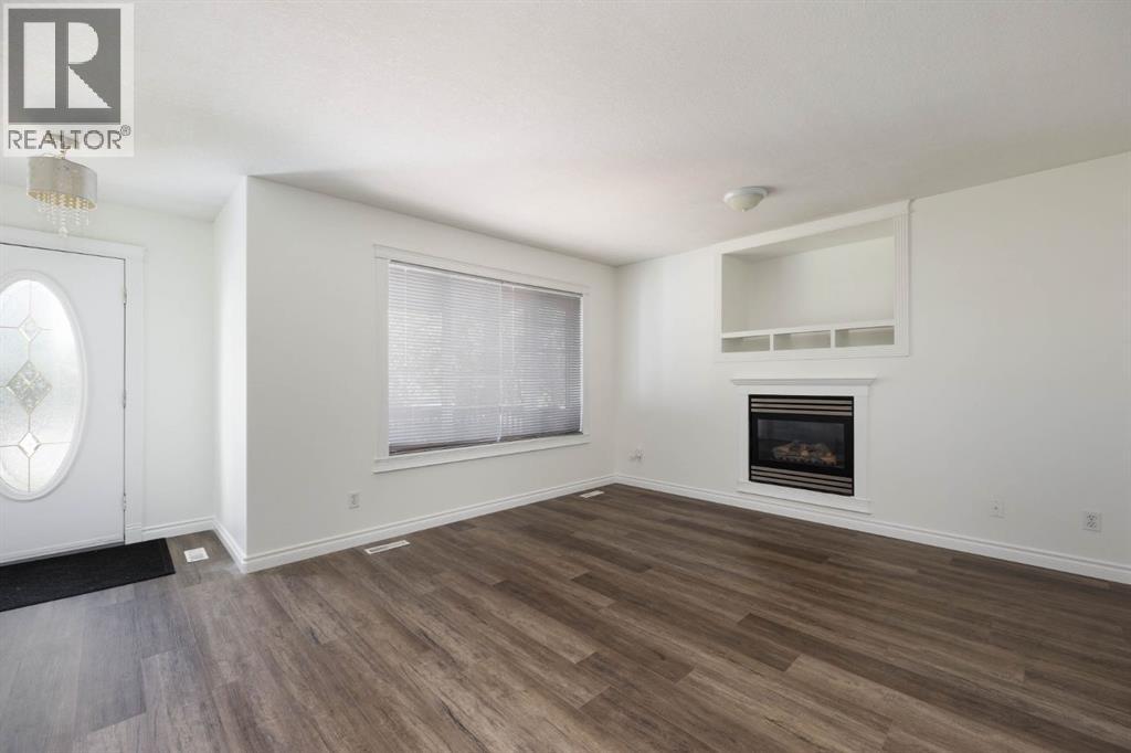 Photo 6 of 206 Smallwood Street, Fort Mcmurray AB