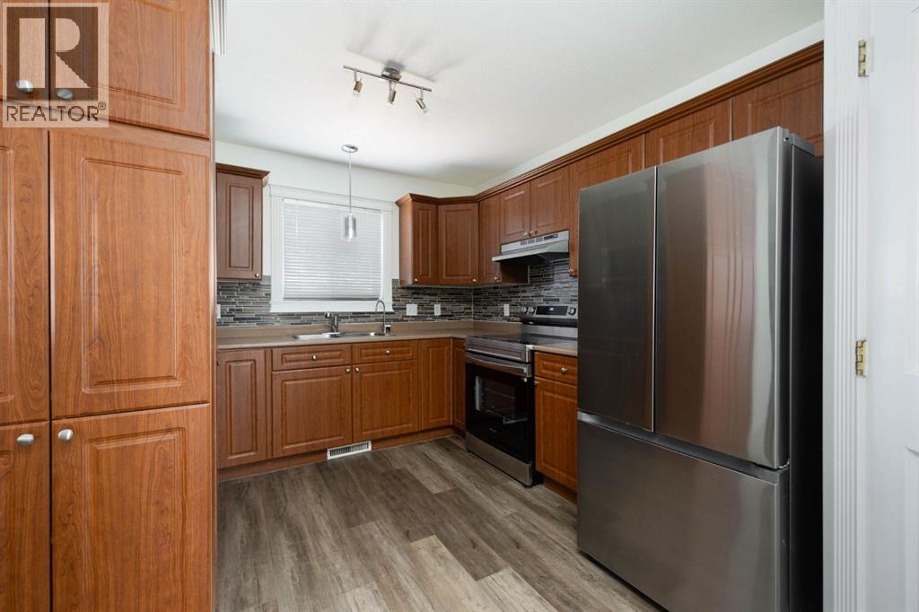 Photo 9 of 206 Smallwood Street, Fort Mcmurray AB