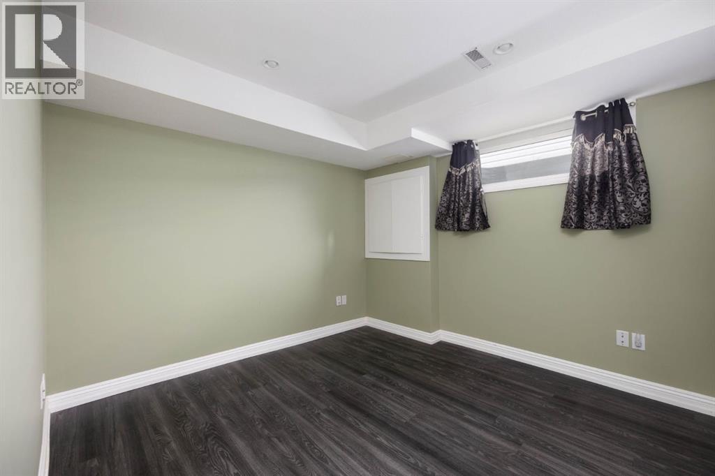 Photo 20 of 206 Smallwood Street, Fort Mcmurray AB