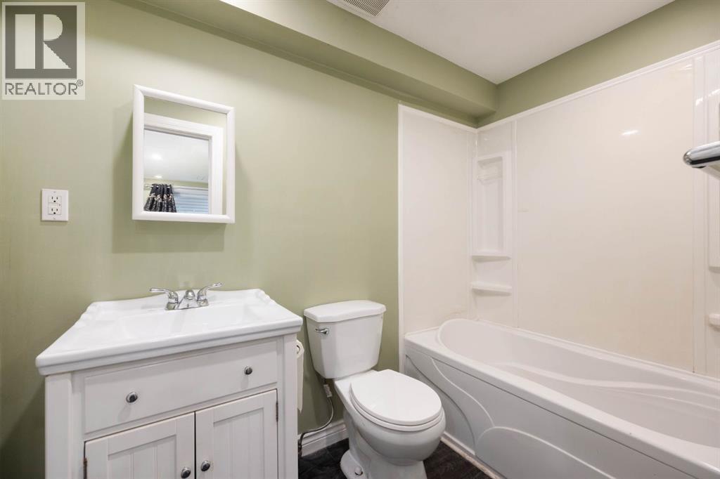 Photo 22 of 206 Smallwood Street, Fort Mcmurray AB