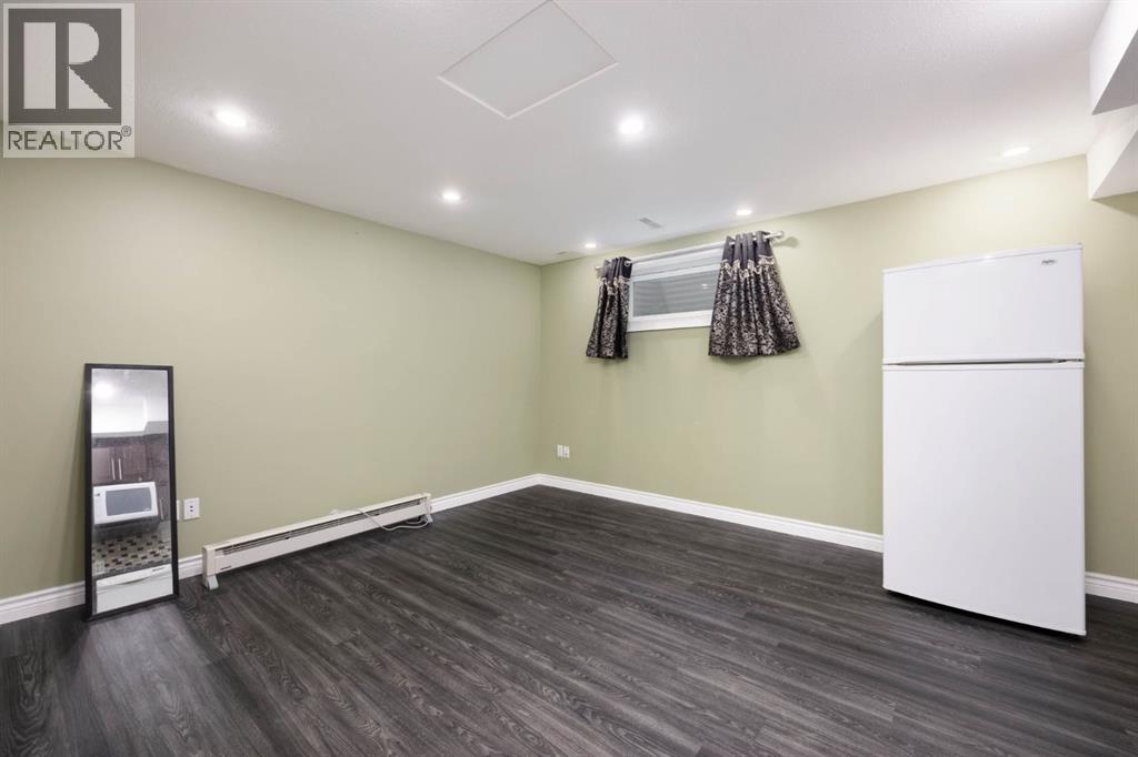 Photo 23 of 206 Smallwood Street, Fort Mcmurray AB
