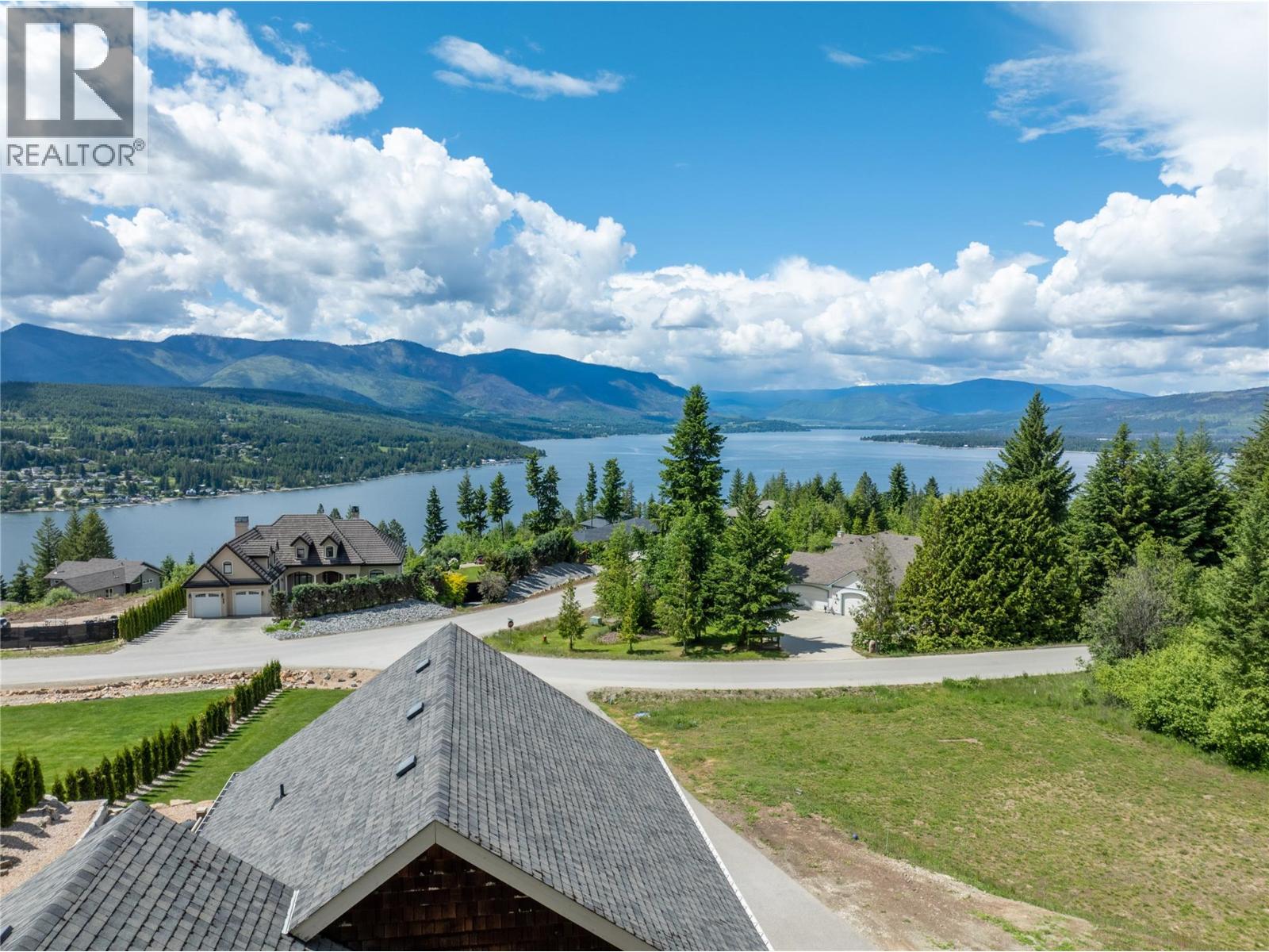 Photo 4 of 3240 Roncastle Road, Blind Bay BC