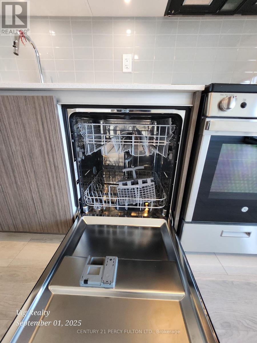Photo 16 of 205 801 The Queensway Avenue, Toronto ON