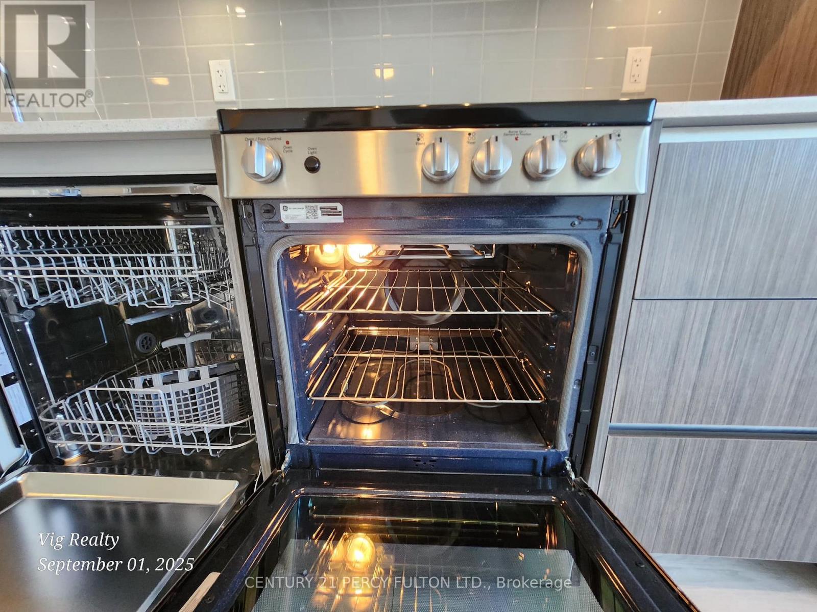 Photo 19 of 205 801 The Queensway Avenue, Toronto ON