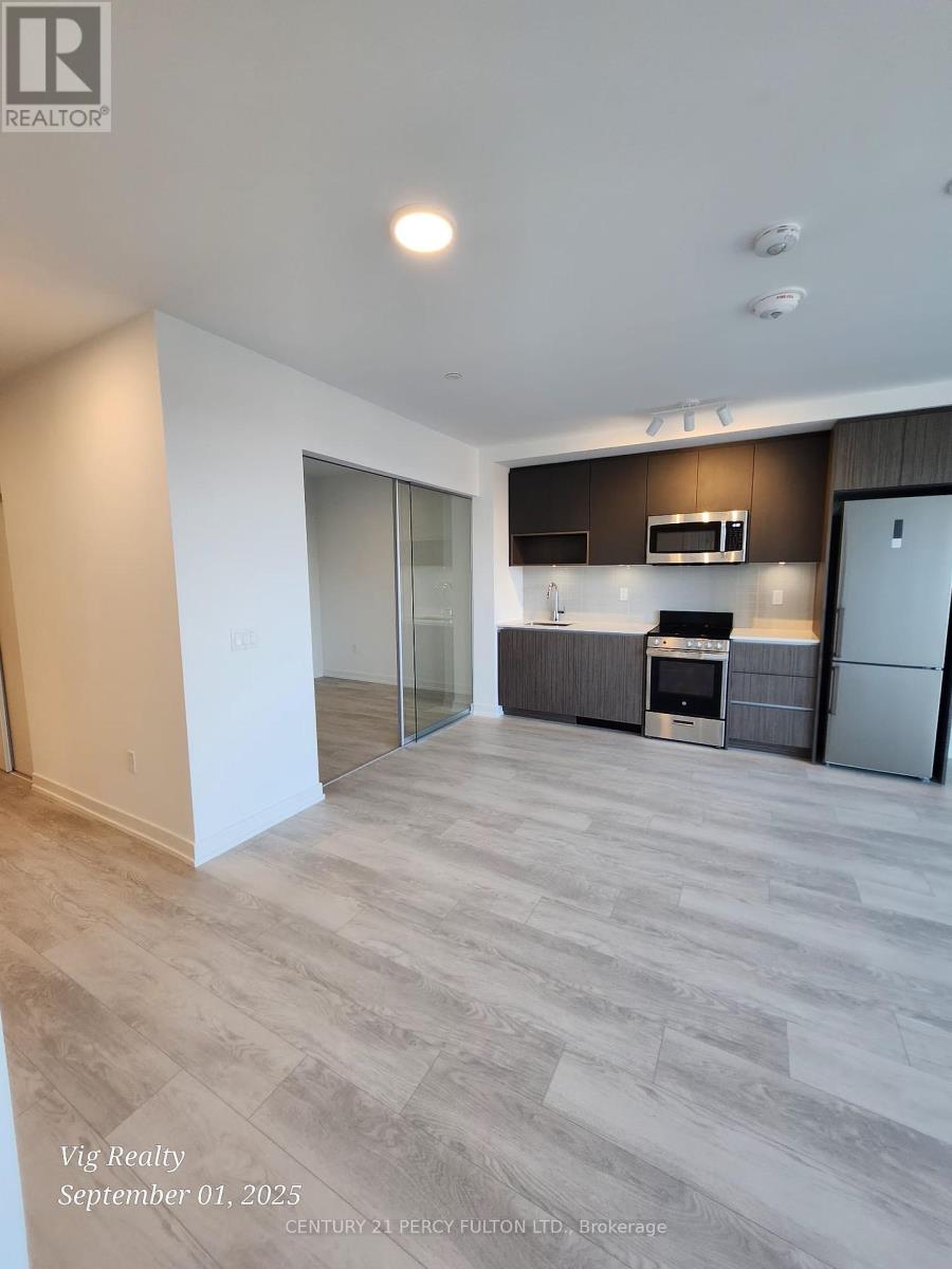 Photo 5 of 205 801 The Queensway Avenue, Toronto ON