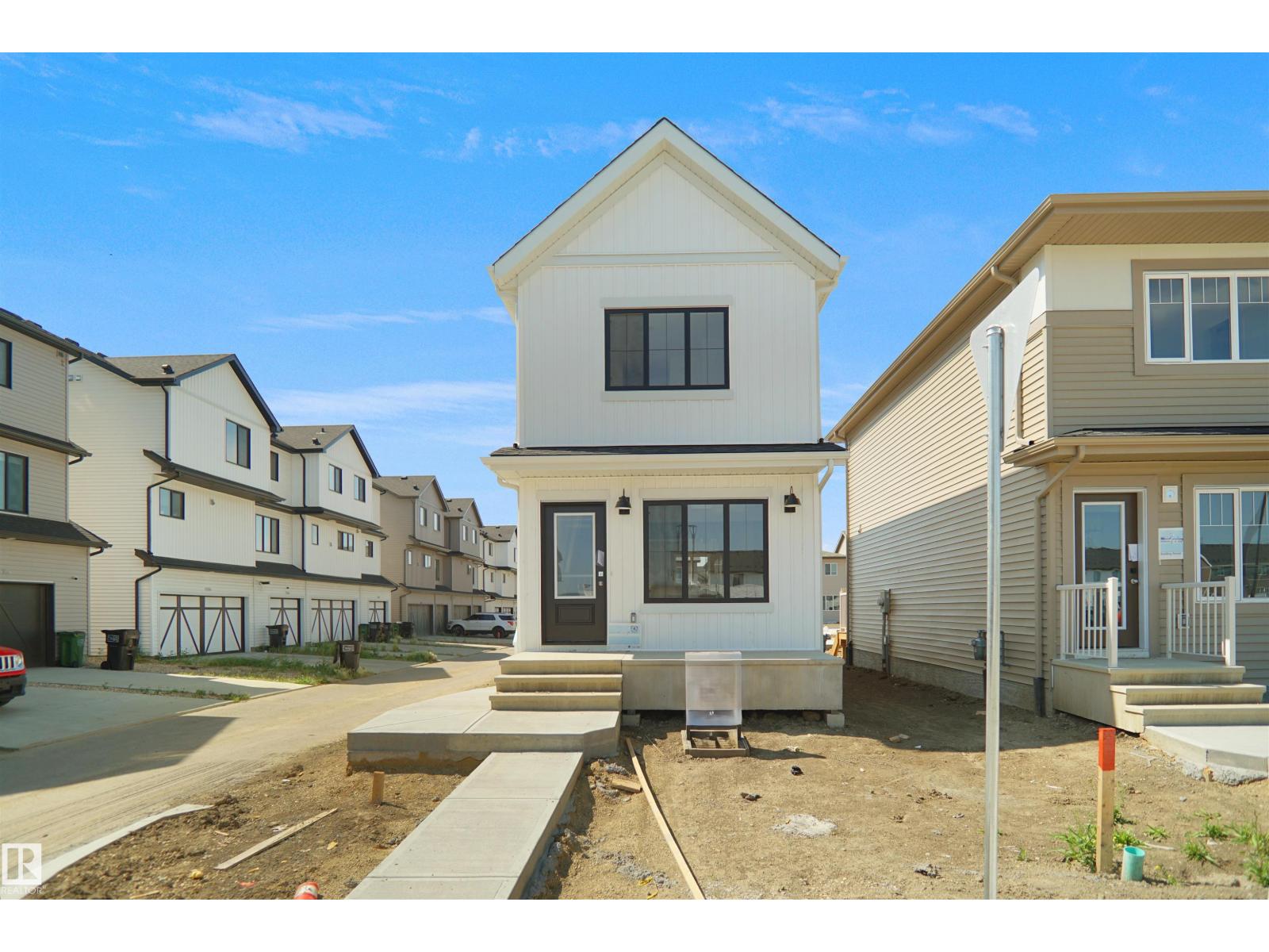 Photo 1 of 4362 Kinglet Dr Nw, Edmonton AB