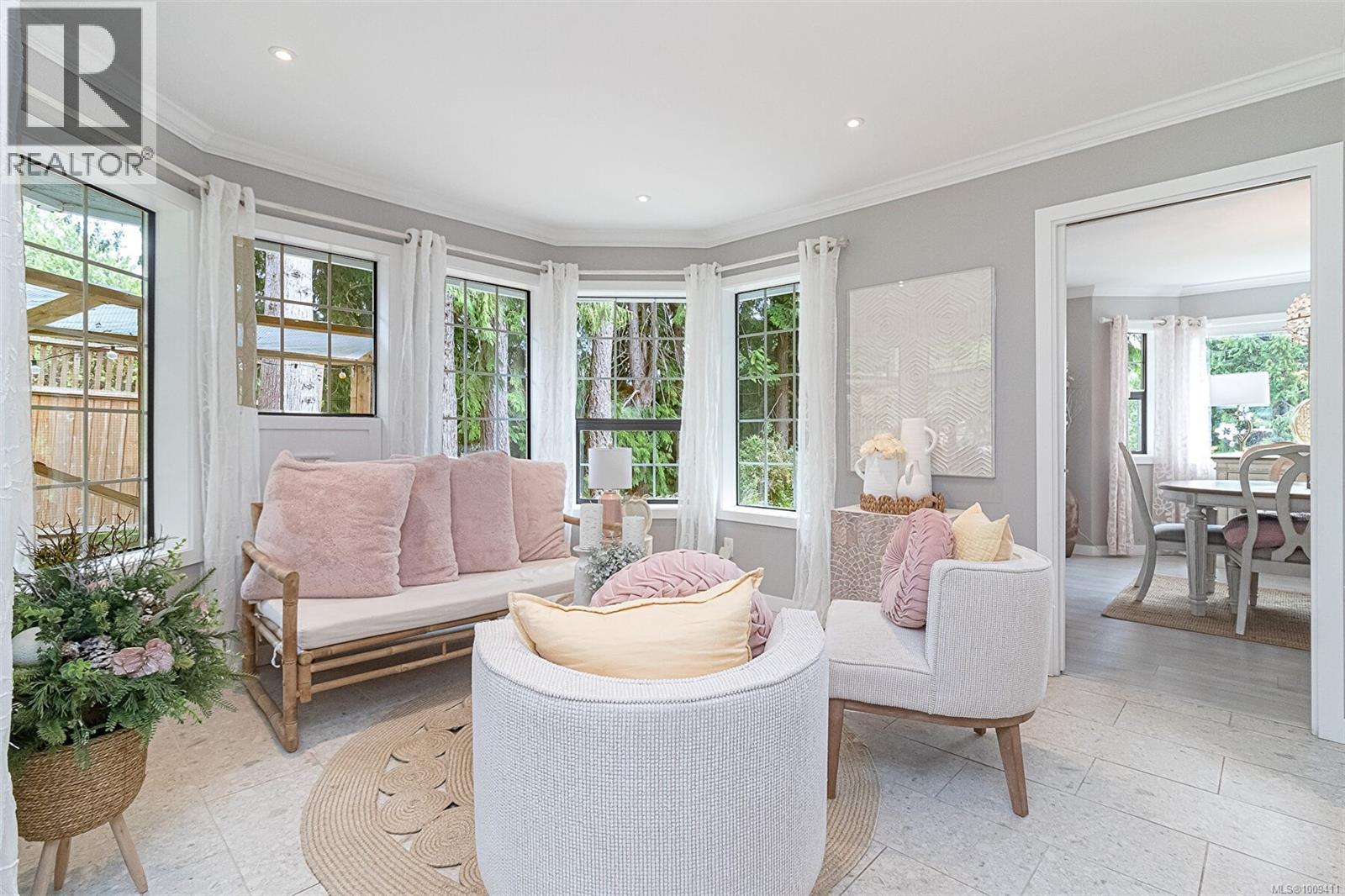 1680 Barrett Dr, North Saanich