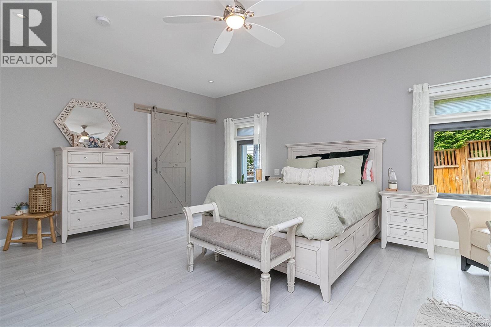 1680 Barrett Dr, North Saanich