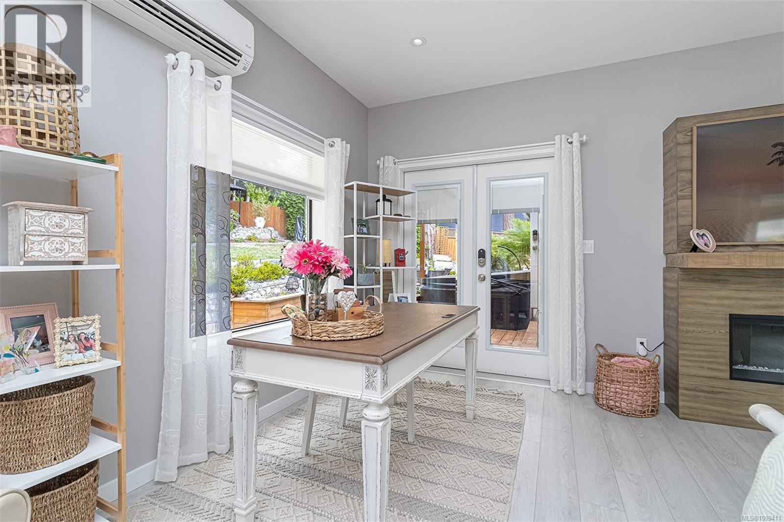 1680 Barrett Dr, North Saanich