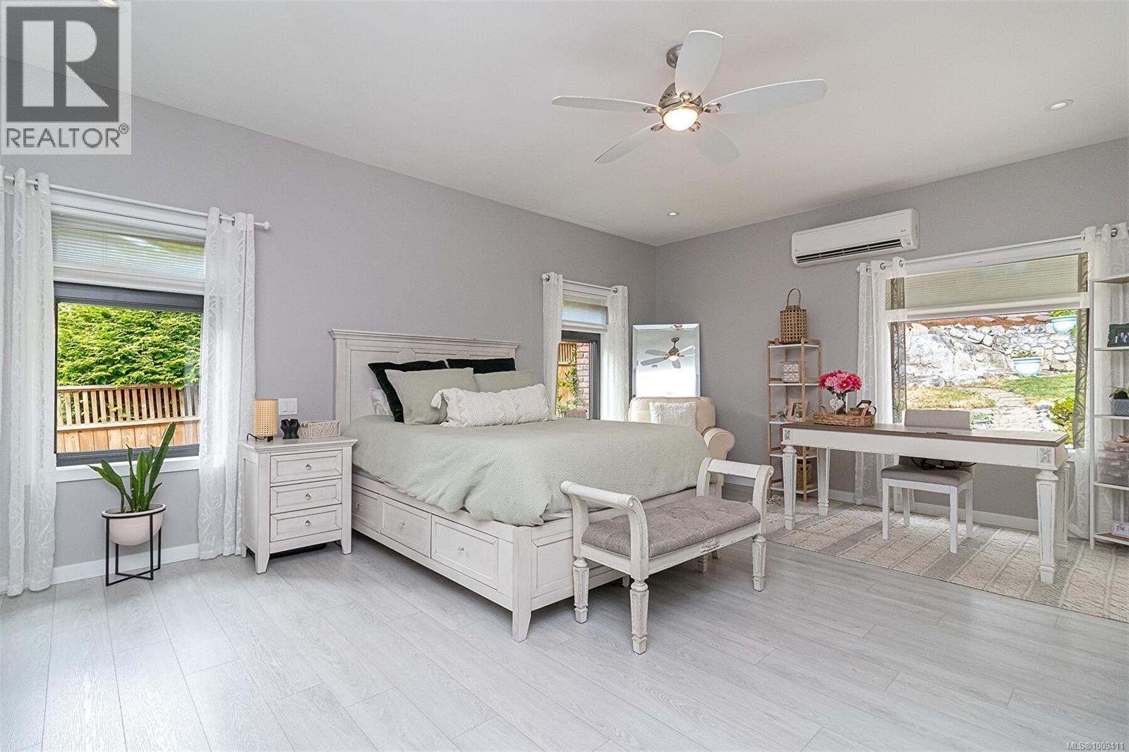 1680 Barrett Dr, North Saanich