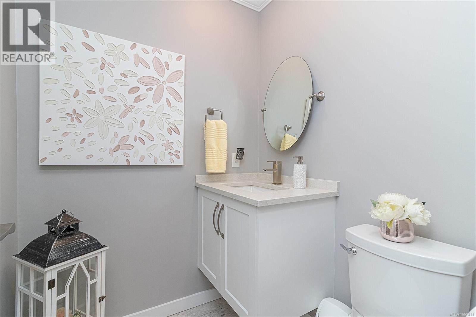 1680 Barrett Dr, North Saanich