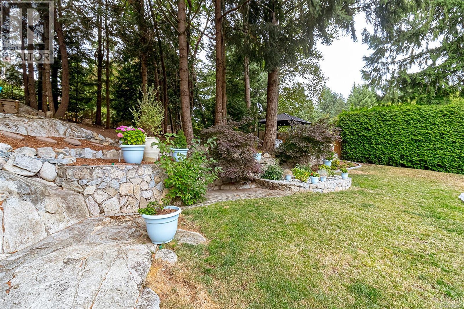 1680 Barrett Dr, North Saanich