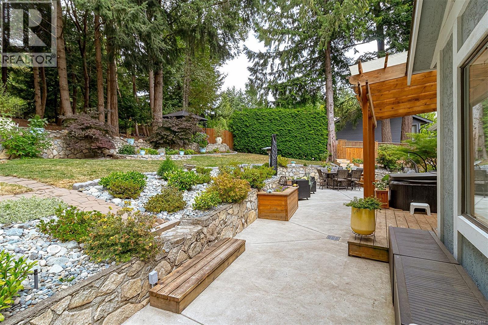 1680 Barrett Dr, North Saanich