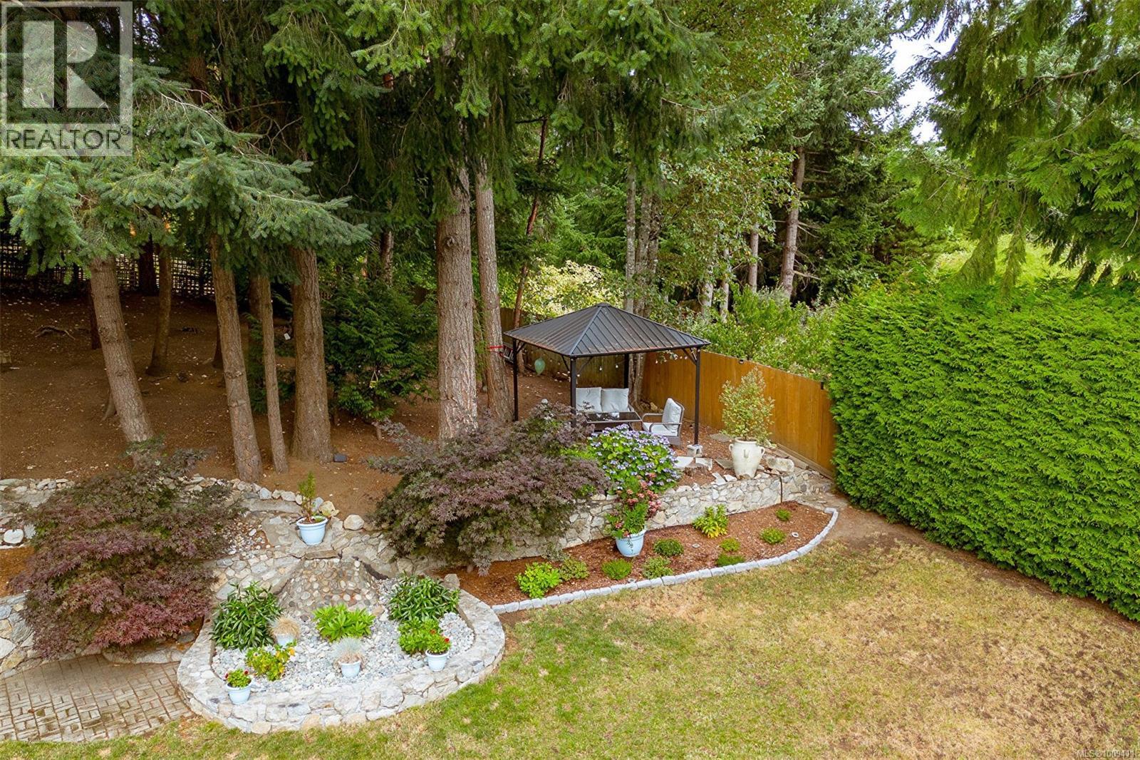 1680 Barrett Dr, North Saanich