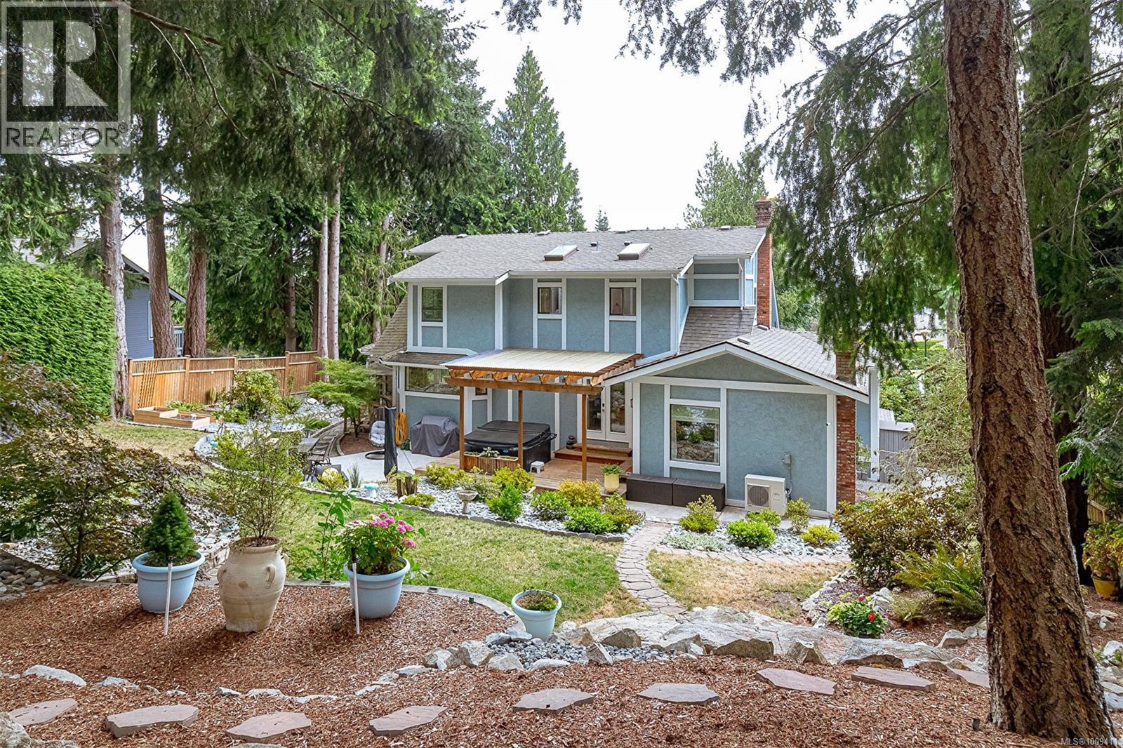 1680 Barrett Dr, North Saanich