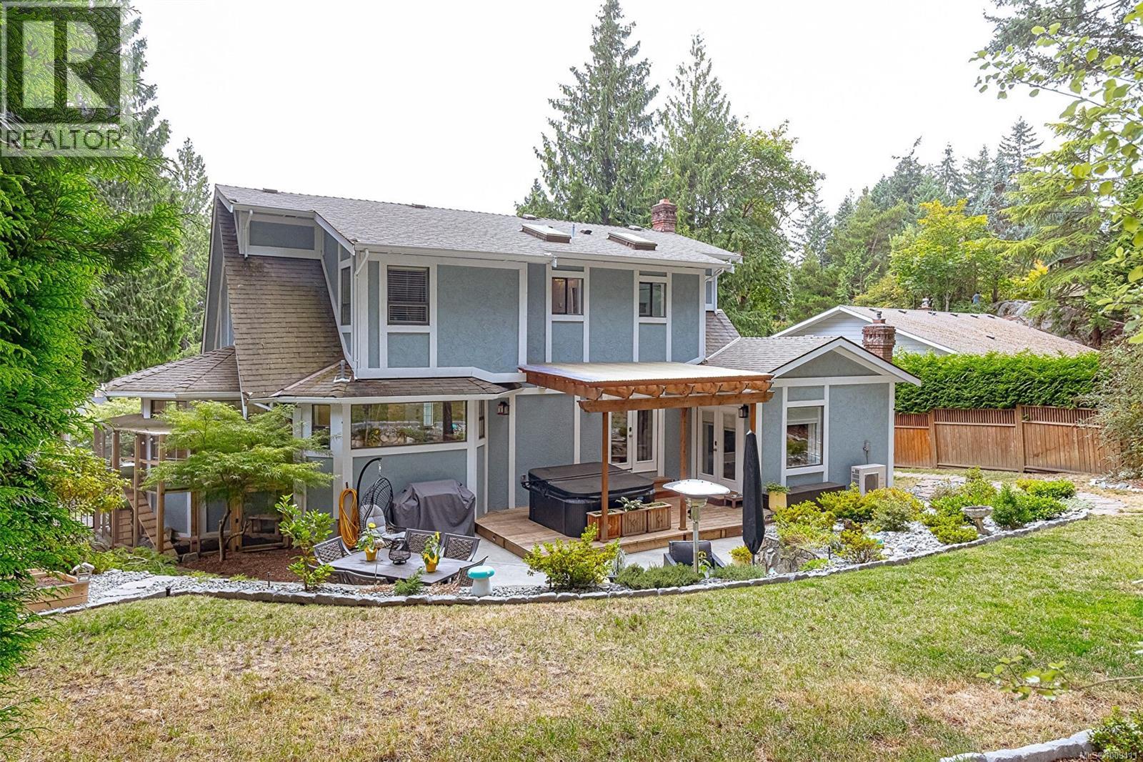 1680 Barrett Dr, North Saanich