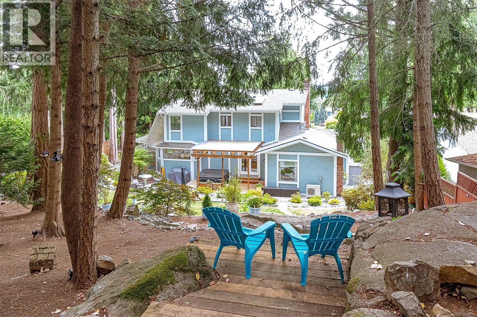 1680 Barrett Dr, North Saanich