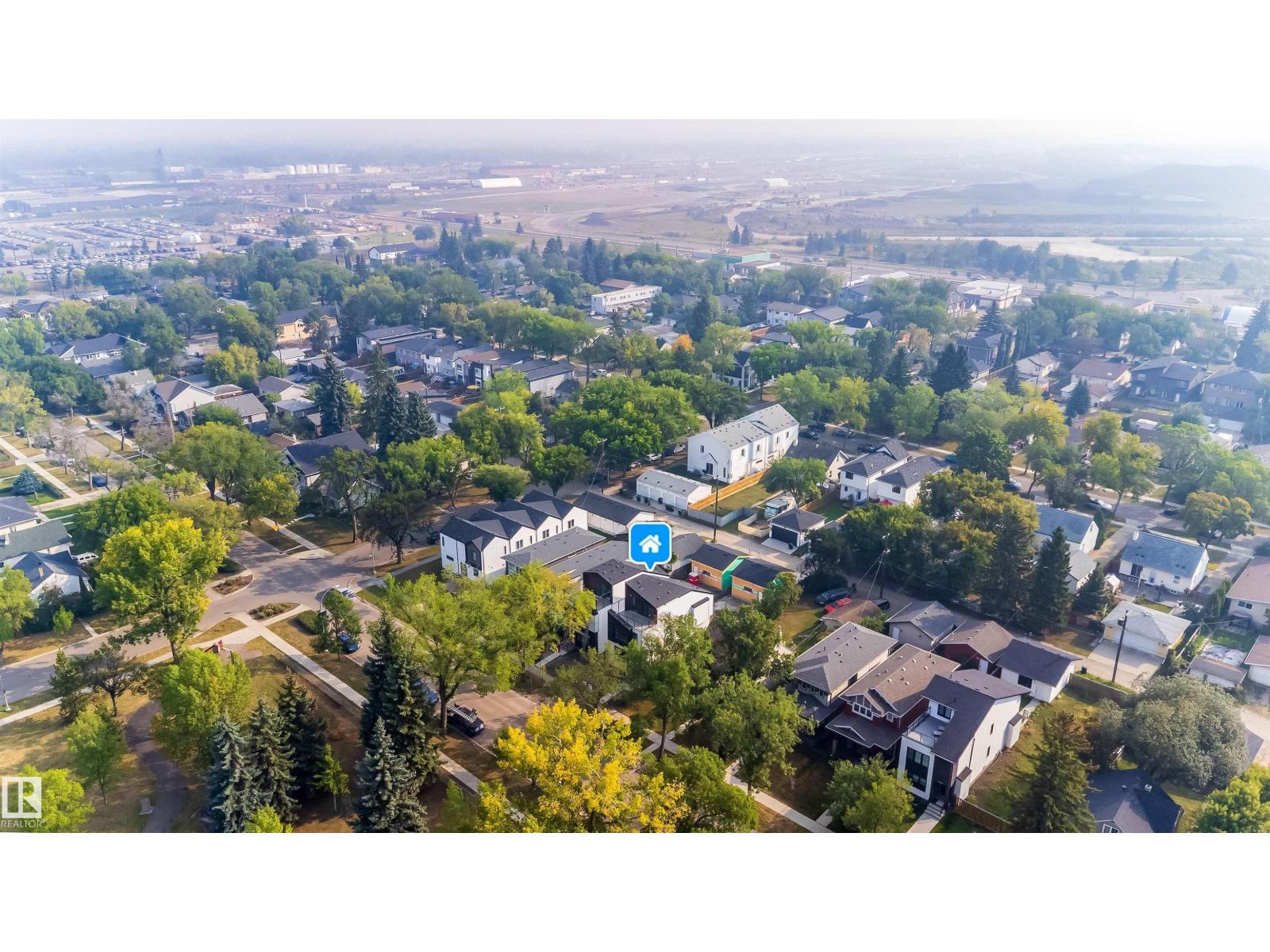 Photo 3 of 12031 124 St Nw, Edmonton AB