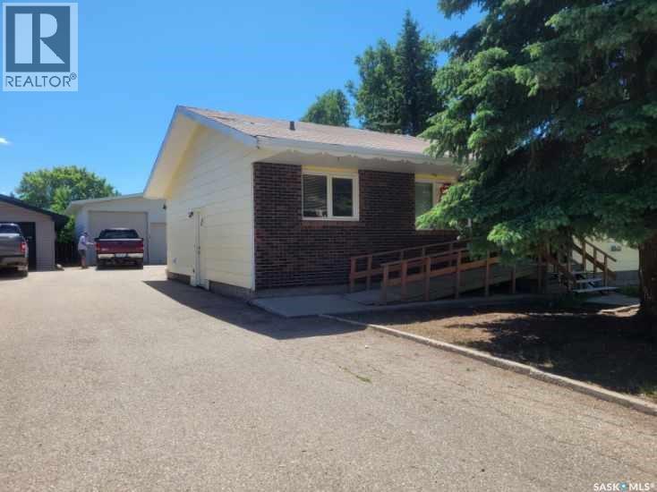 Photo 3 of 54 Buttercup Crescent Nw, Moose Jaw SK