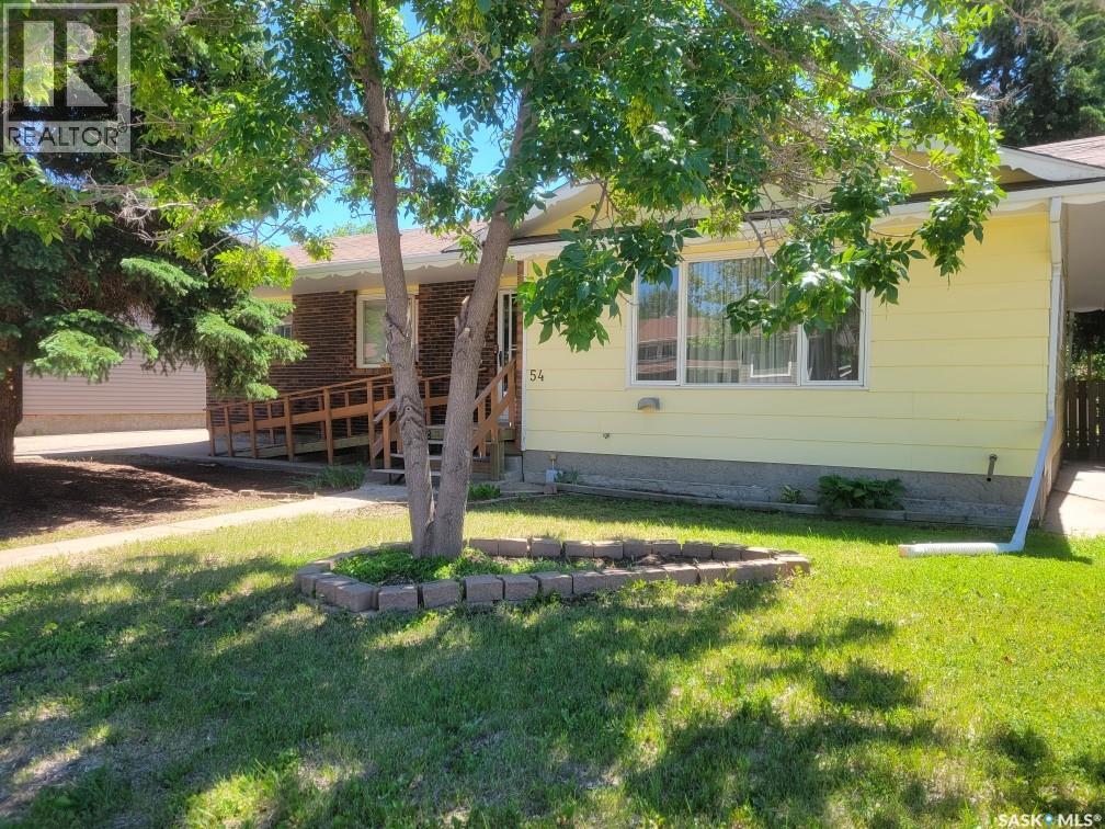 Photo 1 of 54 Buttercup Crescent Nw, Moose Jaw SK