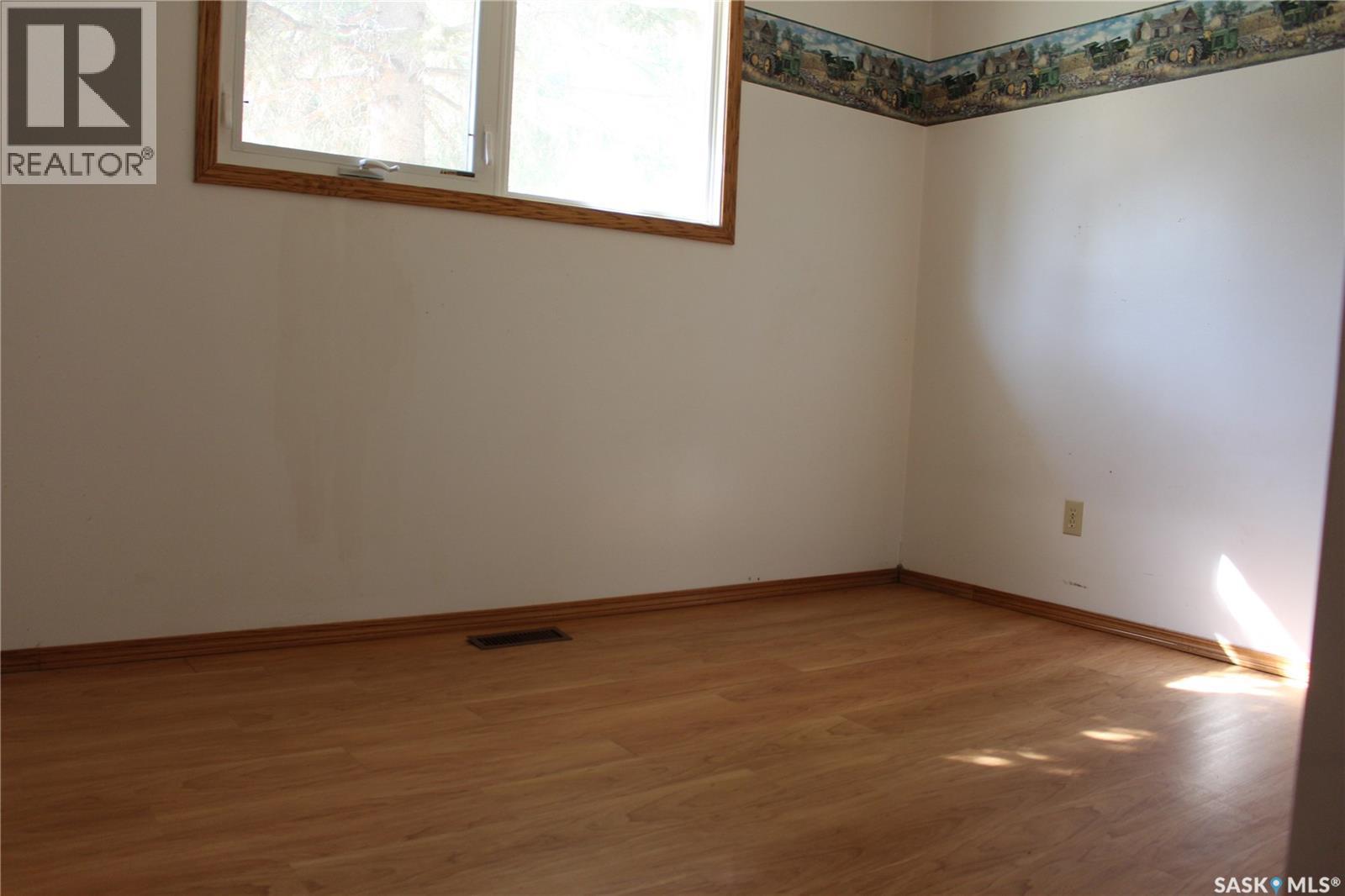 Photo 10 of 54 Buttercup Crescent Nw, Moose Jaw SK